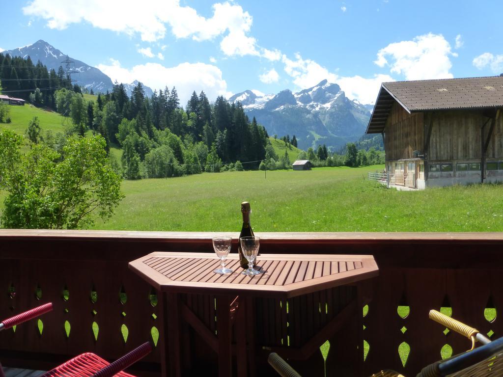 Ferienwohnung Casa Antica Gstaad Exterior foto